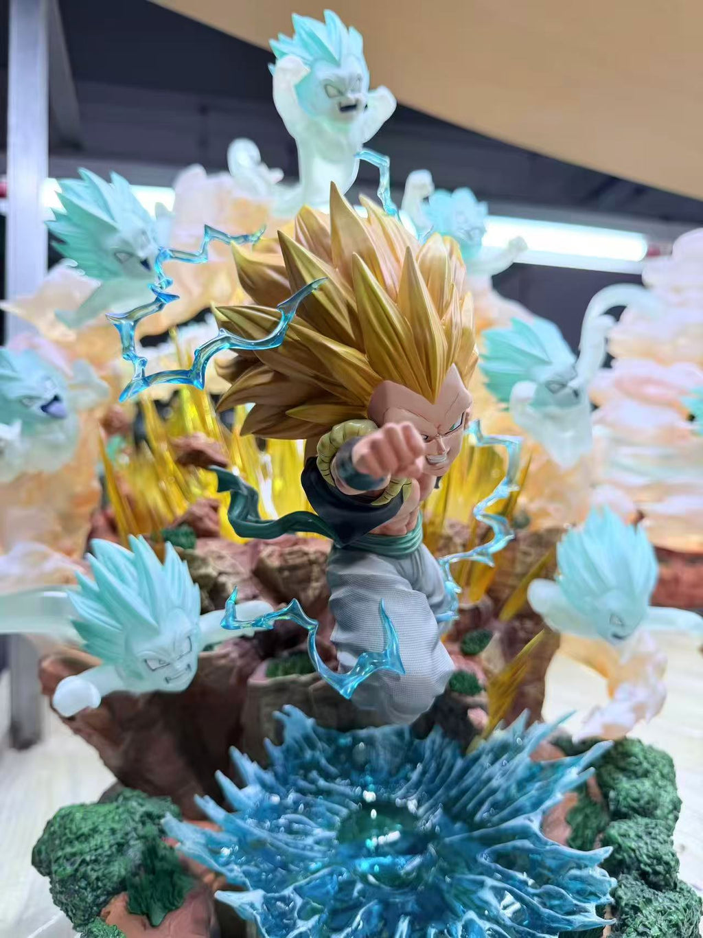 [In Stock] Dragon Ball Z HQS Dioramax Super Saiyan 3 Gotenks LED Resin Statue