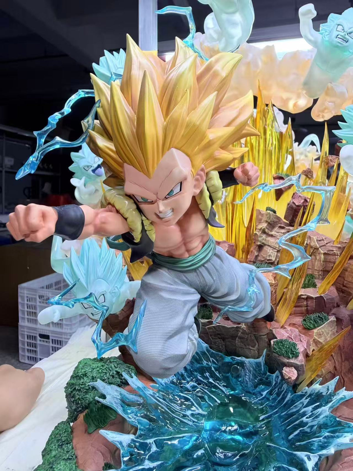 [In Stock] Dragon Ball Z HQS Dioramax Super Saiyan 3 Gotenks LED Resin Statue